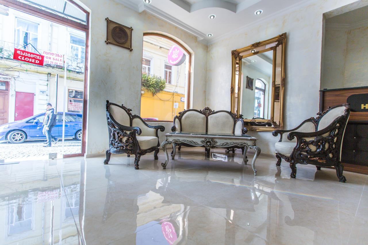 Hotel Cattaleya Batoumi Extérieur photo