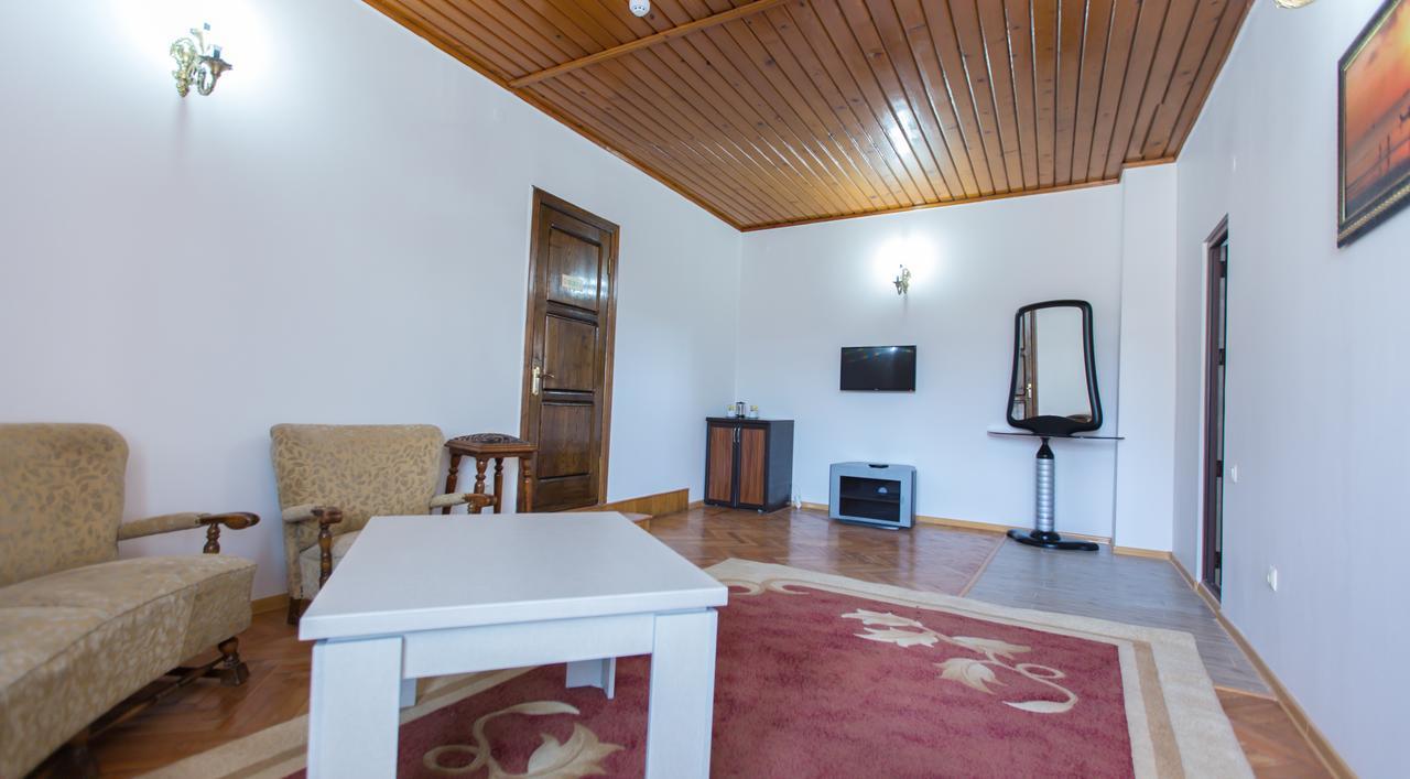 Hotel Cattaleya Batoumi Extérieur photo