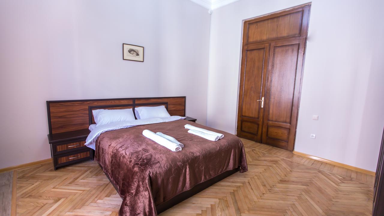Hotel Cattaleya Batoumi Extérieur photo