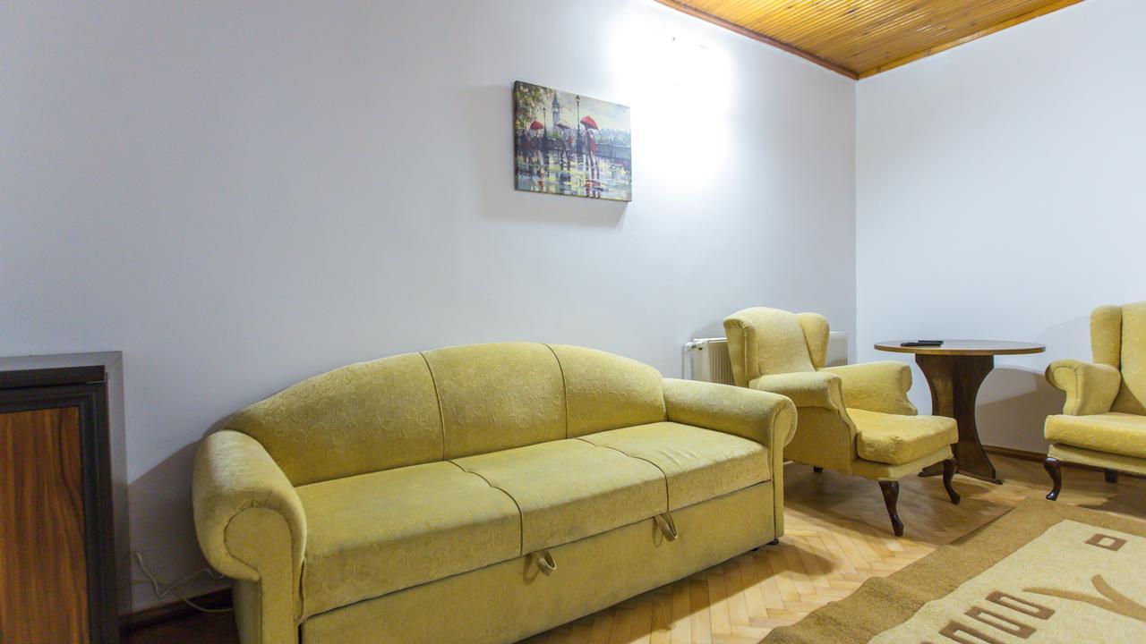 Hotel Cattaleya Batoumi Extérieur photo